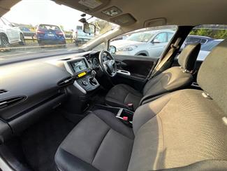 2009 Toyota Wish - Thumbnail