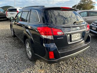 2014 Subaru Outback - Thumbnail