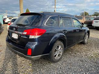 2014 Subaru Outback - Thumbnail