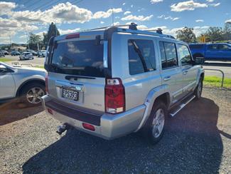 2008 Jeep Commander - Thumbnail