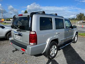 2008 Jeep Commander - Thumbnail