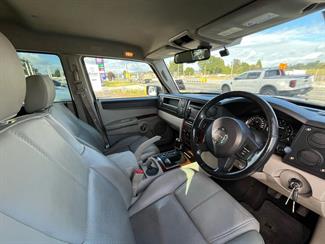 2008 Jeep Commander - Thumbnail