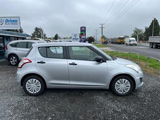 2015 Suzuki Swift - Thumbnail