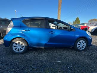2014 Toyota Aqua - Thumbnail
