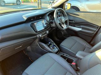 2020 Nissan Kicks - Thumbnail