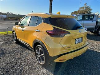 2020 Nissan Kicks - Thumbnail