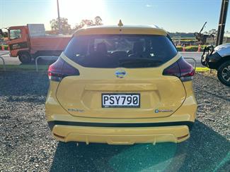 2020 Nissan Kicks - Thumbnail