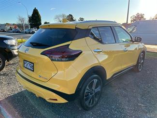 2020 Nissan Kicks - Thumbnail