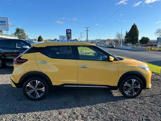 2020 Nissan Kicks - Thumbnail