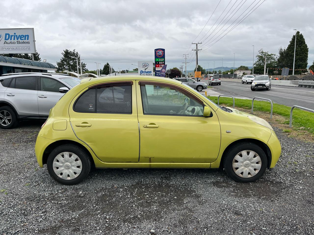2005 Nissan March